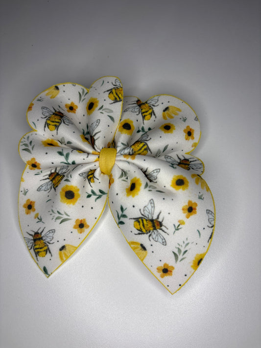 Bee Scuba Bow